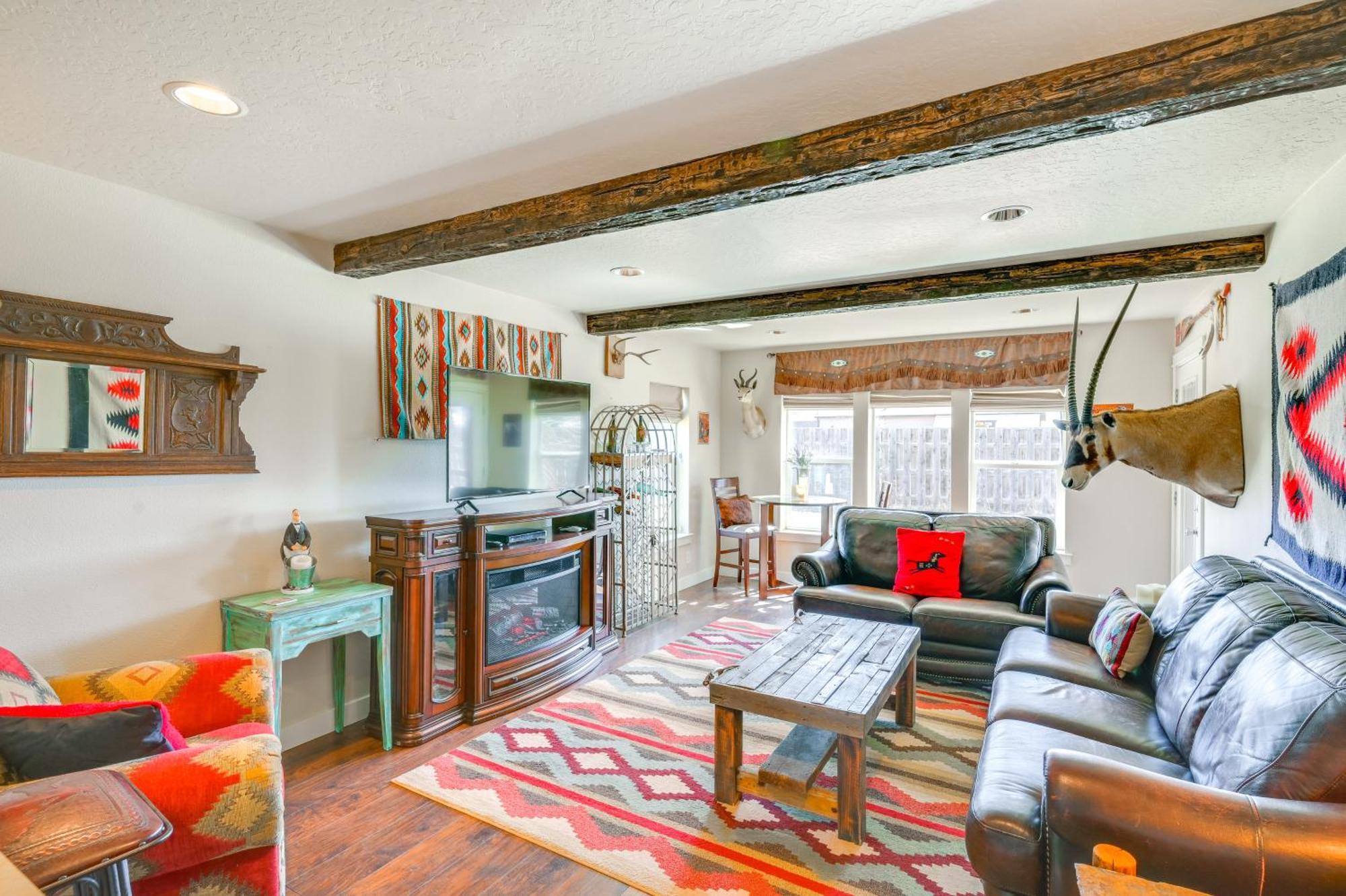 Ennis Vacation Rental With Balcony Walk To Downtown エクステリア 写真